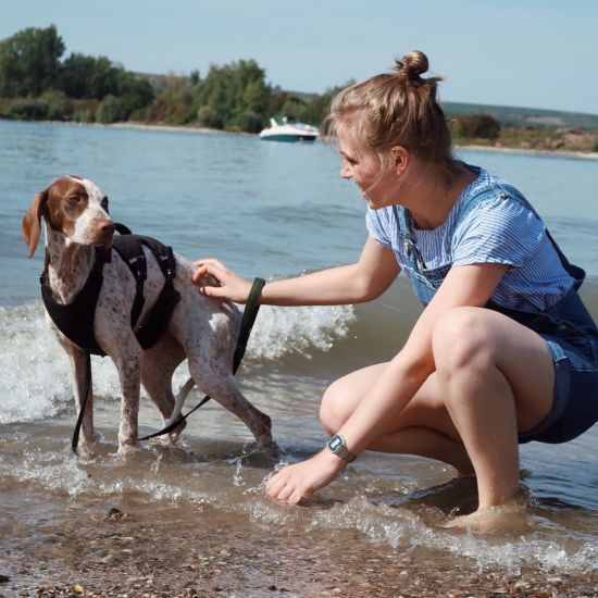 Julia-und-Hund-Nola_Teaser